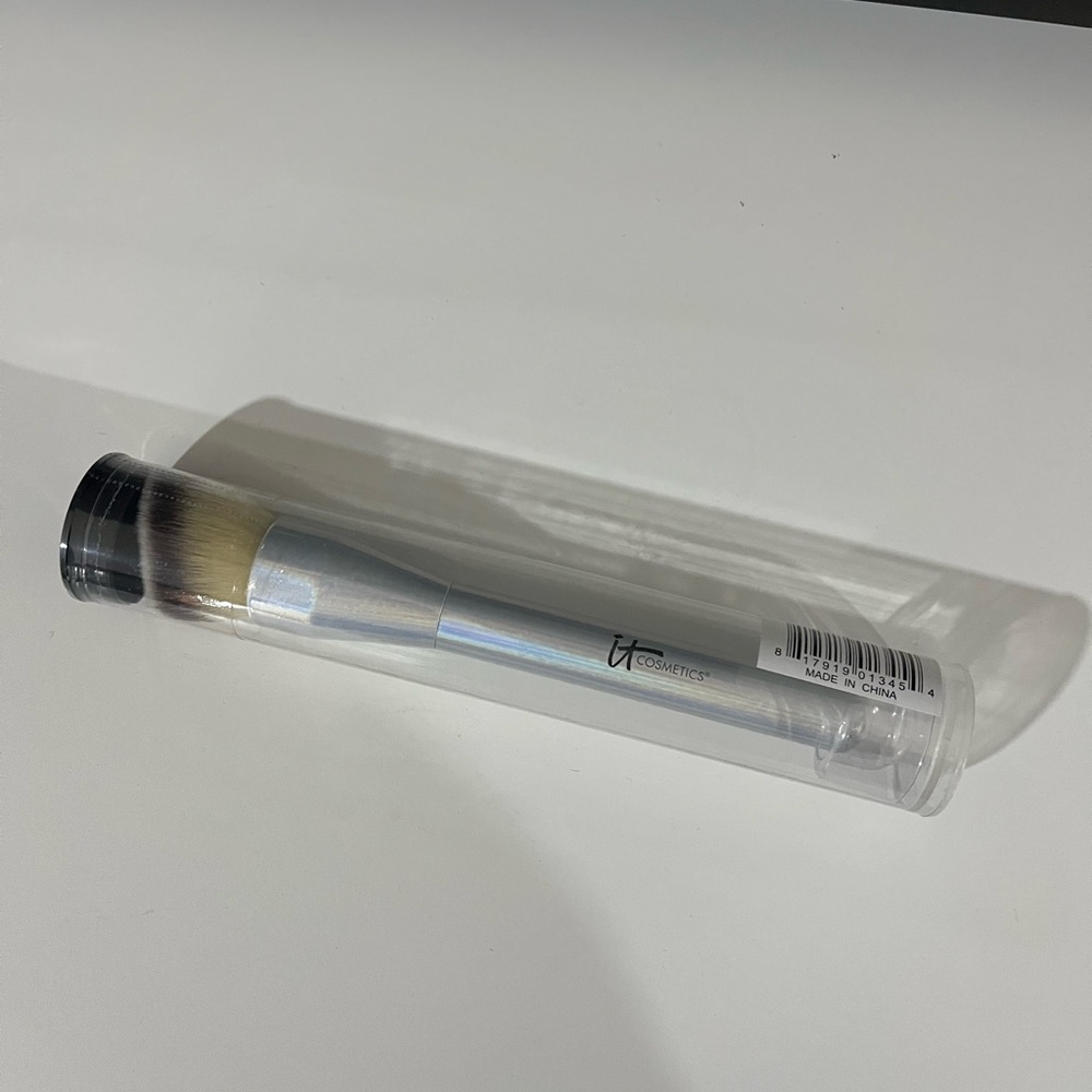 HEAVENLY SKIN CC+ SKIN-PERFECTING BRUSH